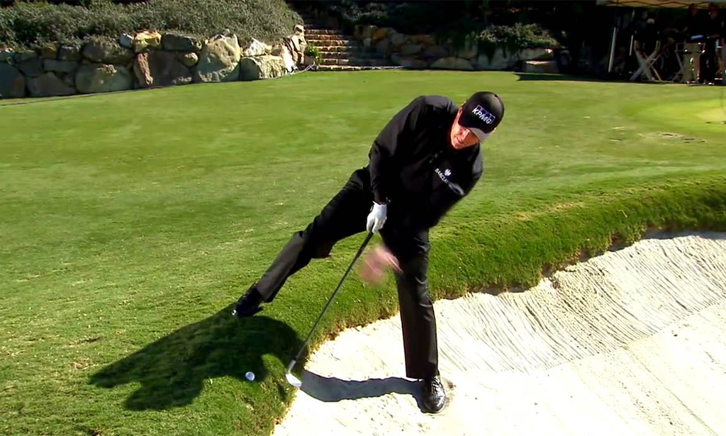 This Pro Perfectly Executed ‘Phil Mickelson’s’ over-your-head shot